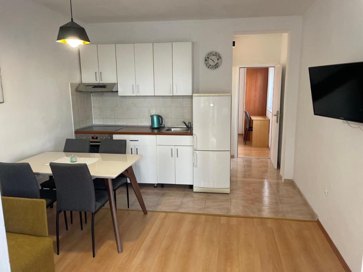 Apartment Dado Dugi Rat Exterior photo
